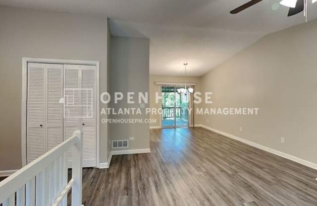 1124 Danube Trail Northeast