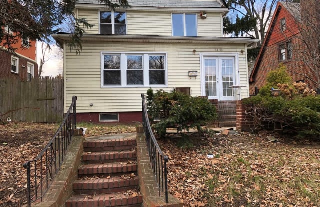 8438 Charlecote Ridge - 8438 Charlecote Rdg, Queens, NY 11432