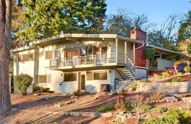 Hillside Bellevue Home w/ Lake Views!