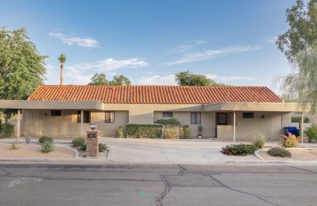 Single-Story 2-Bedroom Condo in Beautiful Palm Desert Resorter HOA!