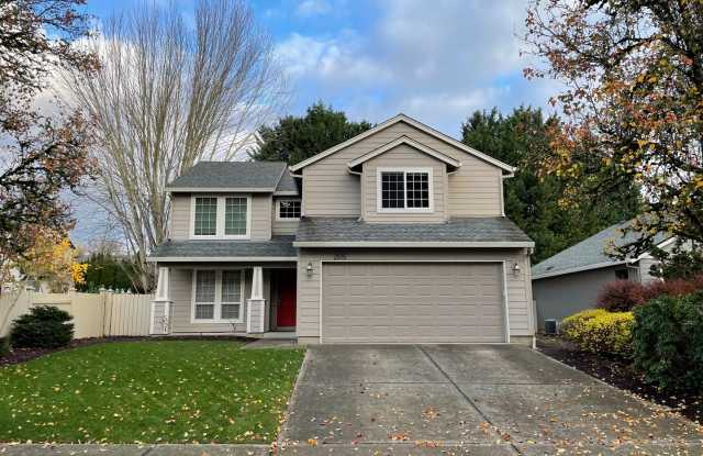 Adorable 4 Bedroom 2.5 Bath Home in Fisher's Landing! Fully Fenced Backyard! Mountain View High School! Great Location!