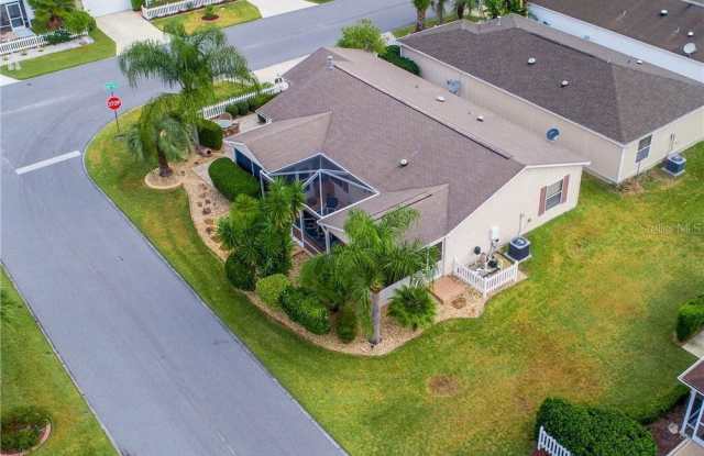 2390 Southern Oak St