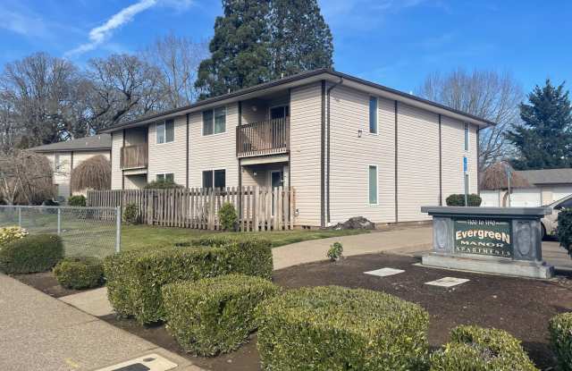 Rent Special: 1/2 Off February's Rent 2 Bedroom 1 Bath Unit NE Salem!