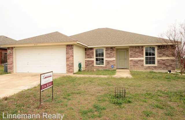 5204 Yellow Pine Court