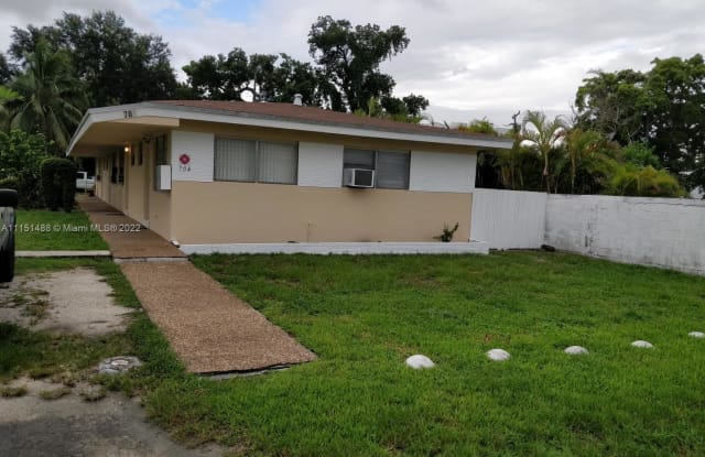 704 SE 21st St - 704 SE 21st St, Fort Lauderdale, FL 33316