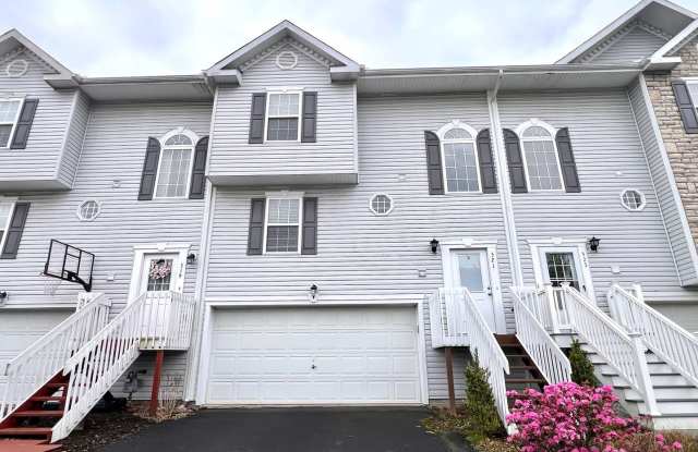 Cranberry Township - 3 Bedroom 2.5 Bathroom - Updated Townhome photos photos