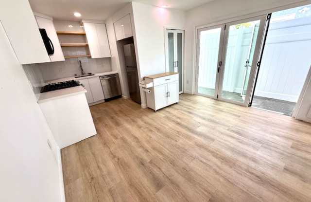 **COMING SOON**  1 BR PATIO HOME (ADU) IN LAKEWOOD