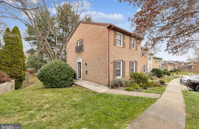 Photo of 215 COMMONS Drive NW