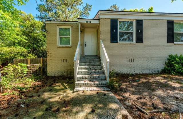 Photo of Updated 3 bed/1 bath duplex in South Augusta, All-Electric - Section 8 OK