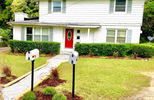 Photo of 617 E Littleton Rd