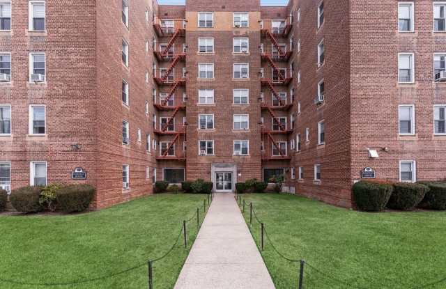 Photo of 3011 Parsons Blvd