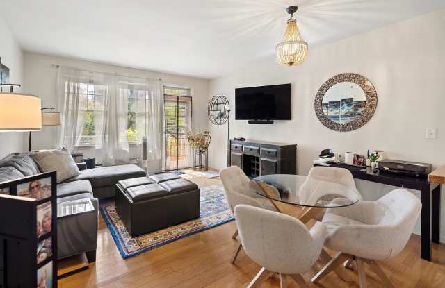 Photo of 4 CONSTELLATION PL