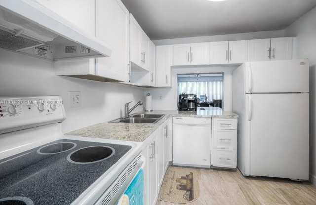 2307 S Cypress Bend Dr