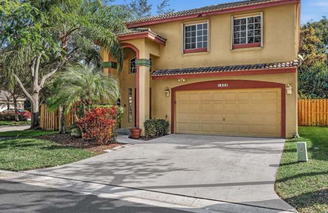 1449 Banyan Circle