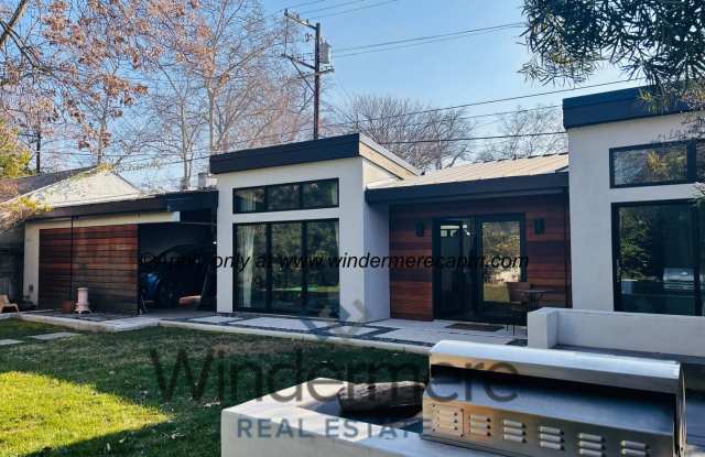 Stylish  Spacious 1 bedroom ADU with Private Entrance in beautiful Midtown!