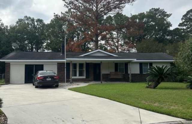 70 Dove Ct