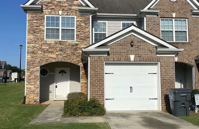 212 Village Dr