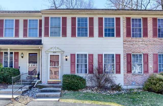 809 ROCKWOOD DR ELIZABETHTOWN, PA 17022