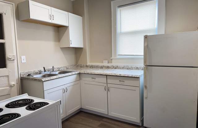 1400 East 7th Street - B