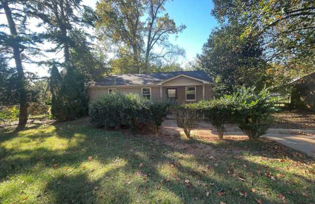 Photo of Renovated 3 bedroom 1 bathroom house