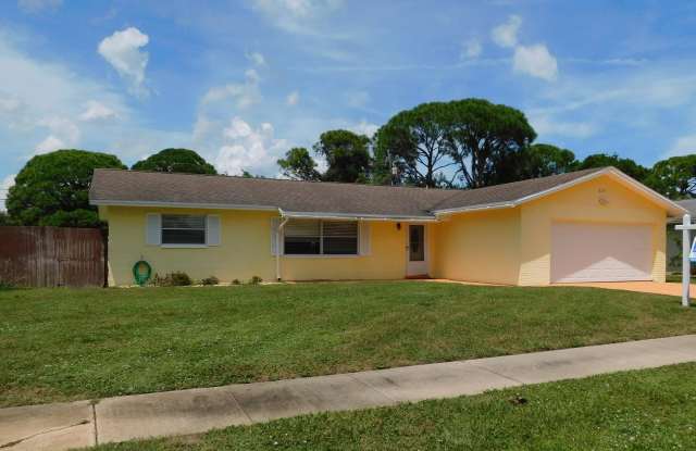 Photo of 220 Maureen Avenue