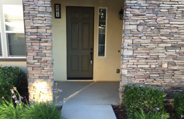 421 Anchor Lane #201** - 421 Anchor Ln, West Sacramento, CA 95605