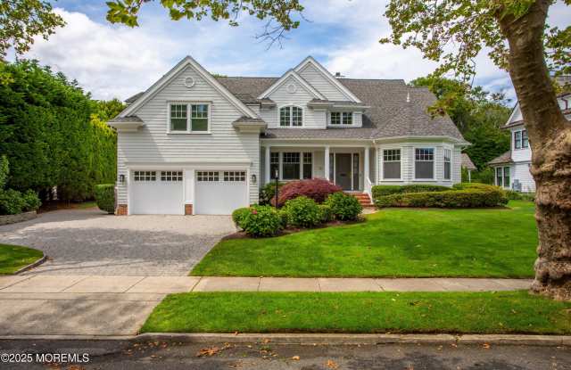 38 Vroom Avenue
