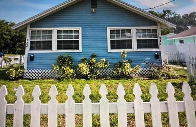 941 LAKEVIEW Road