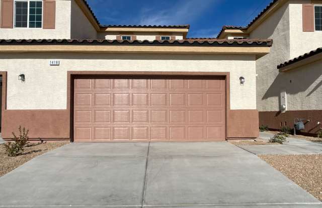 Photo of 3 BED 2.5 BATH 2 CAR GARAGE TOWNHOUSE w/ PRIVATE BACKYARD in GATED COMMUNITY.