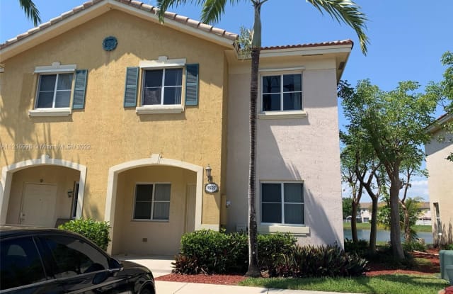 1527 SE 31st Ct - 1527 SE 31st Ct, Homestead, FL 33035