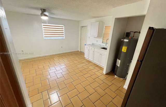 Photo of 200 W 53rd Ter