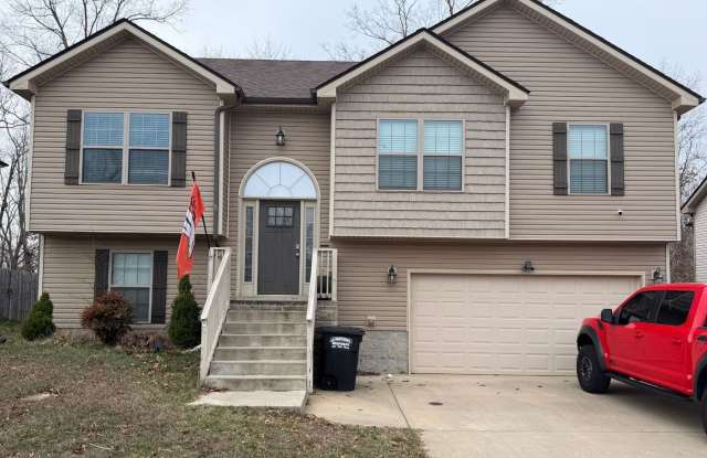 Split Foyer with a Fenced Backyard!