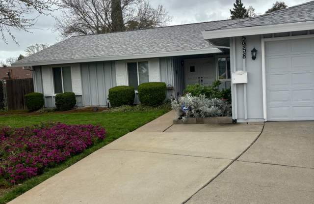 Honey-Stop The Car! This house has it all! 3/2 with Pool!!!  Please read entire ad for viewings!