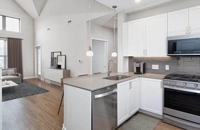 220 Grand Union Blvd. Unit E12