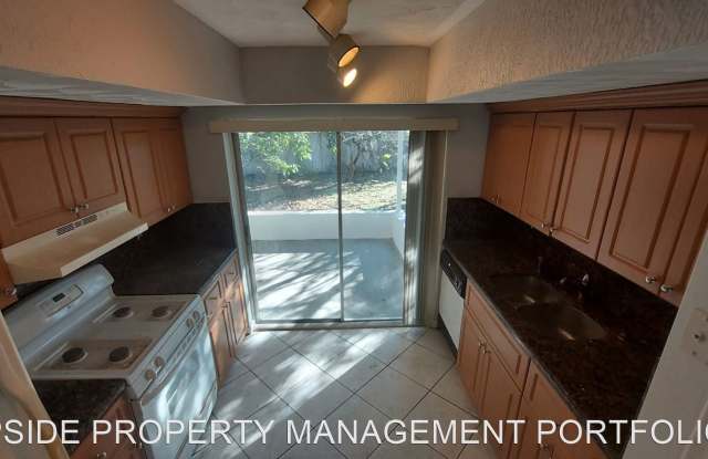8360 NW 25 Ct