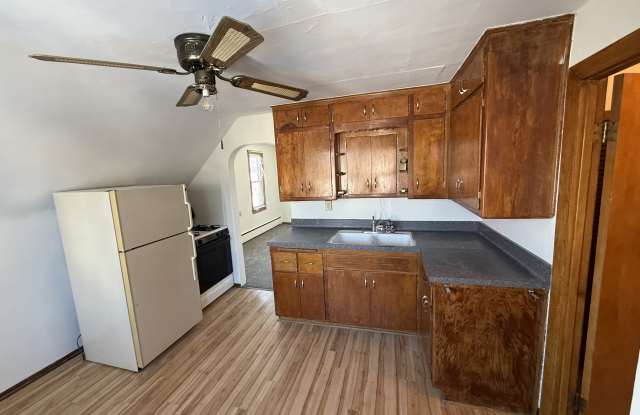 Photo of 1400 Madison Avenue - 2