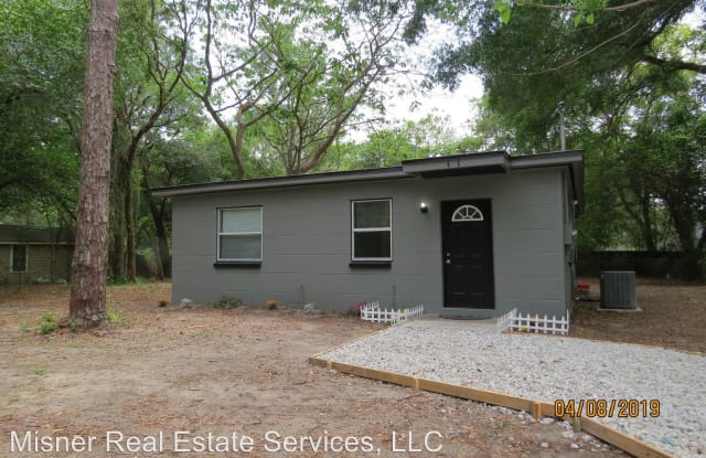 2415 SE 10th Avenue - 2415 Southeast 10th Avenue, Gainesville, FL 32641