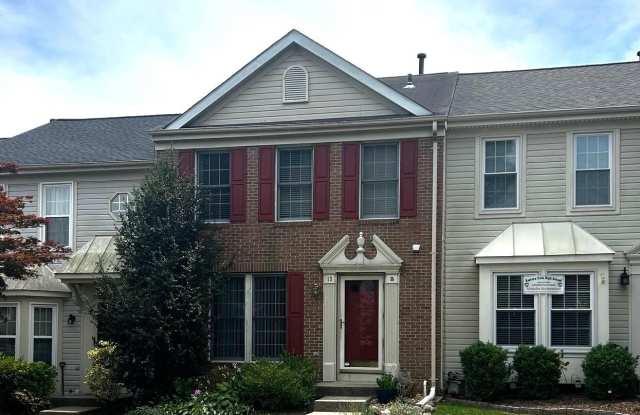 13 FENCEROW COURT
