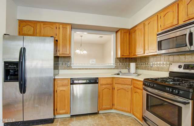 227 Paddington Court unit: 7-7