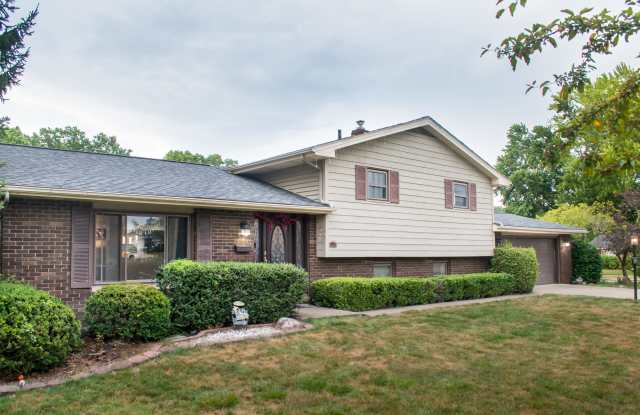 24420 S Oxford Oval