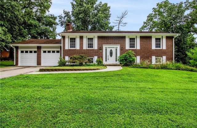15 Circle Drive