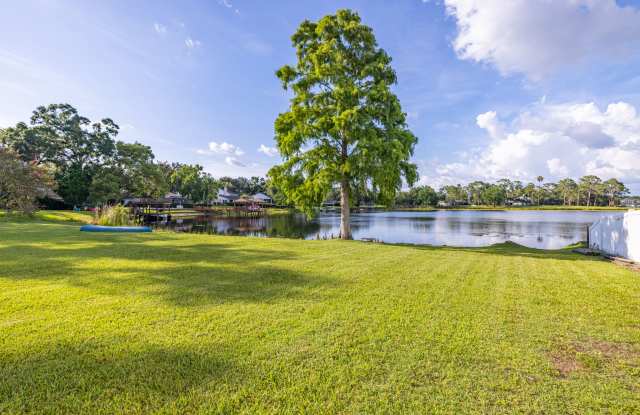 2533 North Habana Place