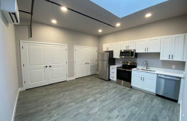 133-137 E Philadelphia Street