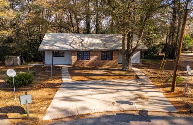 Photo of 1200 Northwest Wilson Court - A