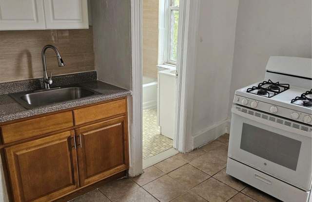 176 Barbey Street unit: 2 Floor