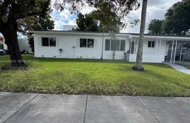 Photo of 4700 SW 7th St