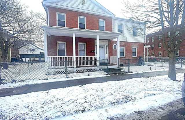 Photo of 29 Wilcox St unit: 1R