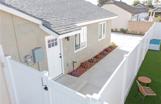 1534 E Algrove Street