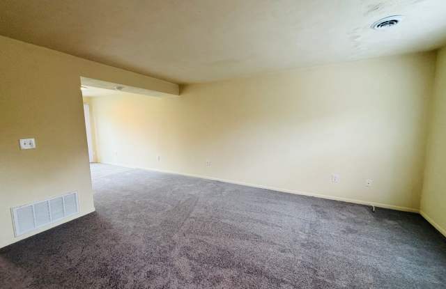 2 Bedroom, 1.5 Bath Townhouse