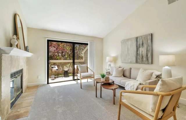 Photo of 383 Eastridge Dr